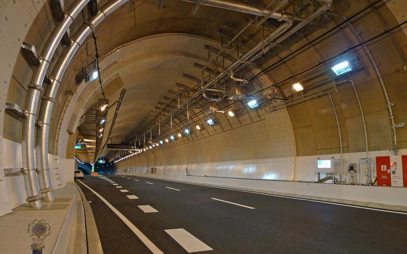 Yamate Tunnel, Japan – 11.3 miles (18.20km) 