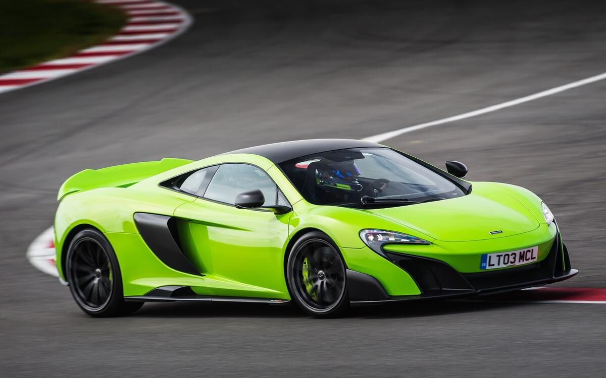 The 675LT (2015)