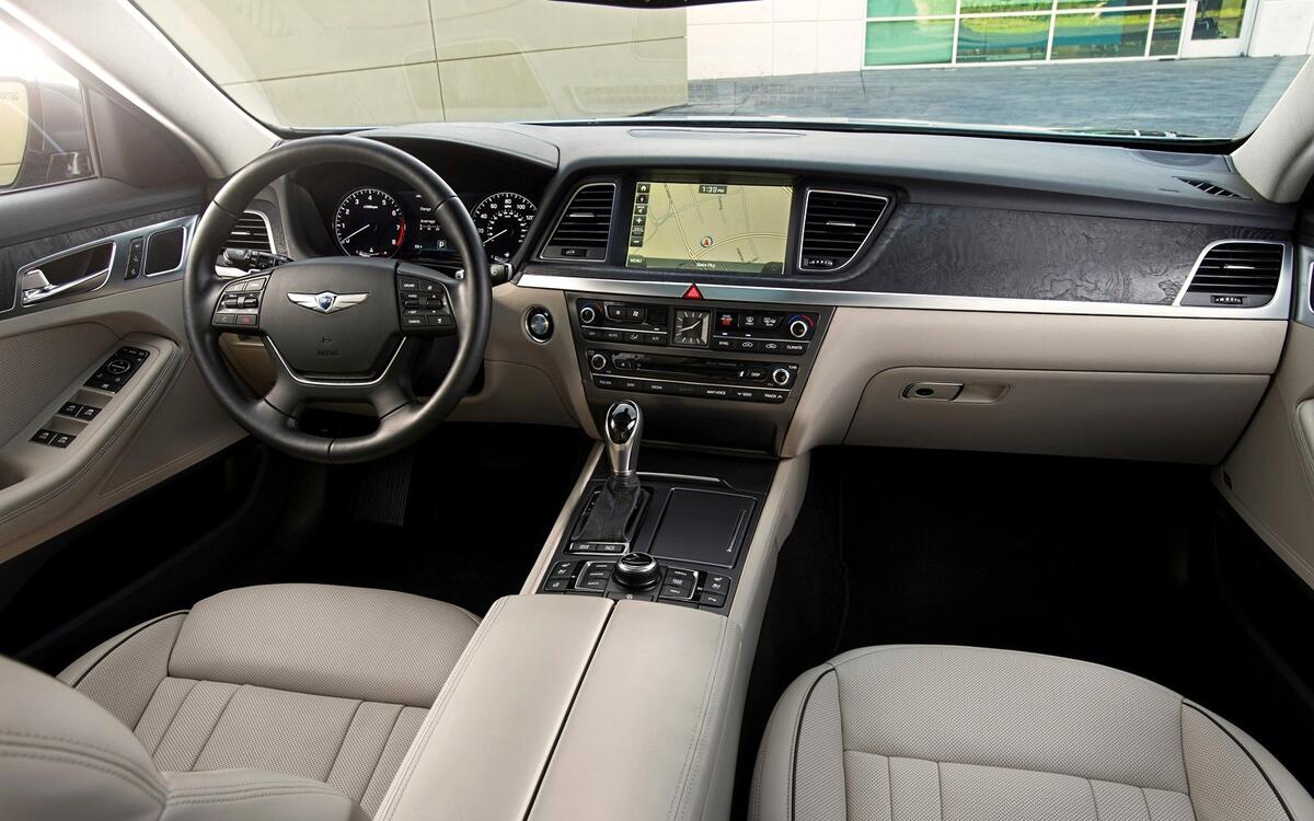 Hyundai Genesis (2015-2017)