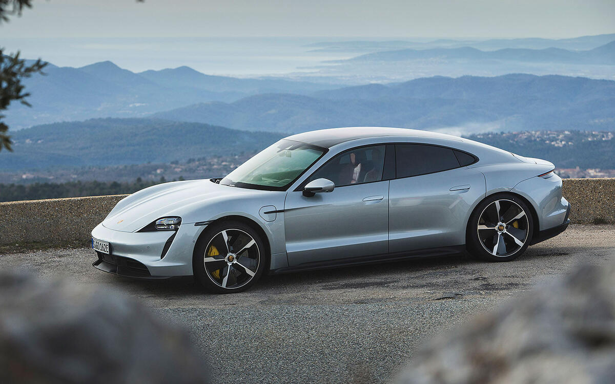 84 2019 Porsche Taycan New Entry