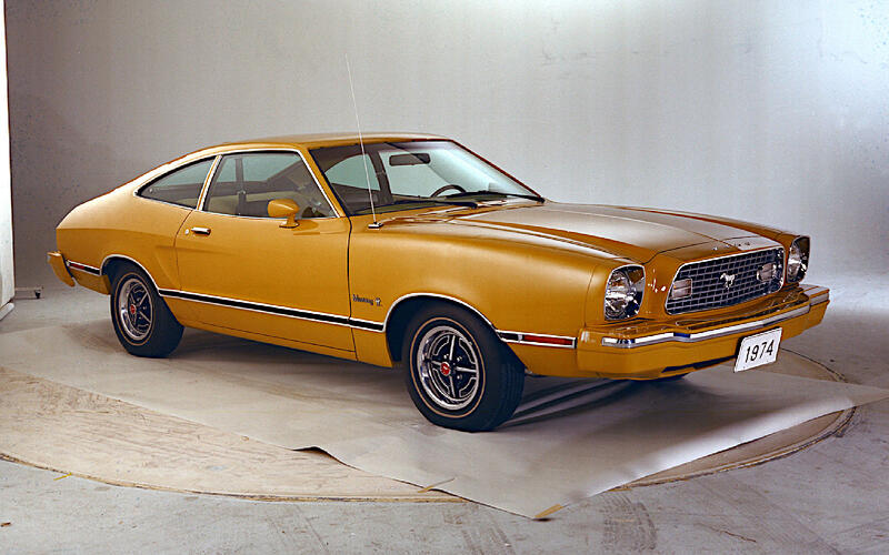 Ford Mustang (1973) Ford Mustang (1973)