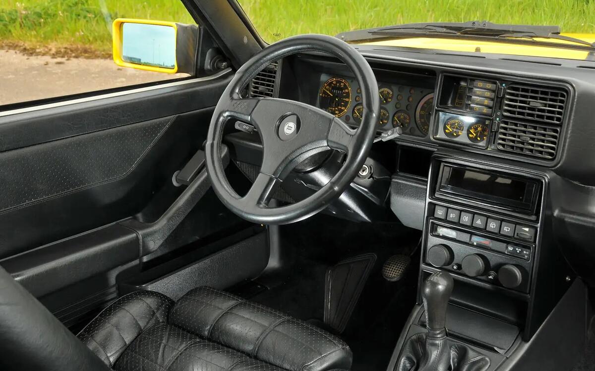 Lancia Delta HF Integrale (1987)