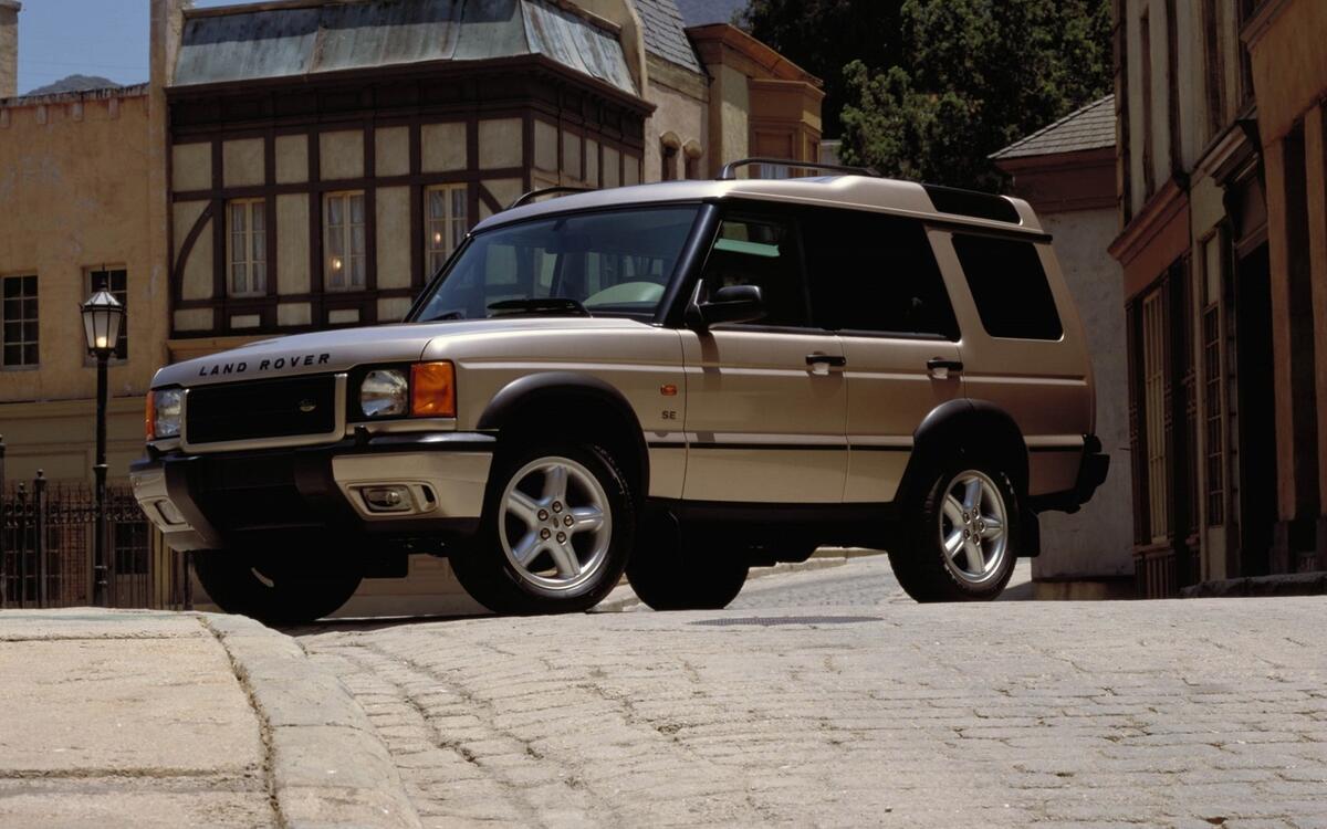 The second-generation Discovery (1998) The second-generation Discovery (1998)