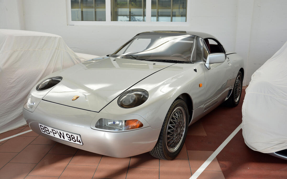 Porsche 984 (1984) Porsche 984 (1984)