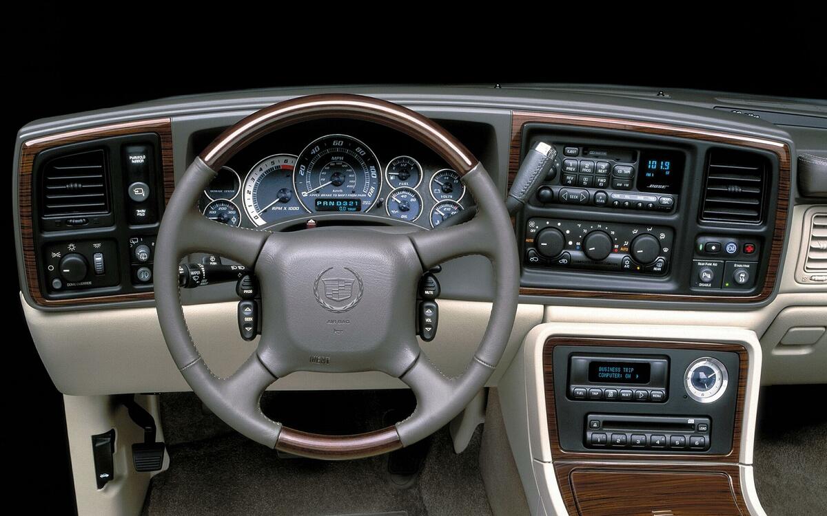 Cadillac Escalade (2001) Cadillac Escalade (2001)