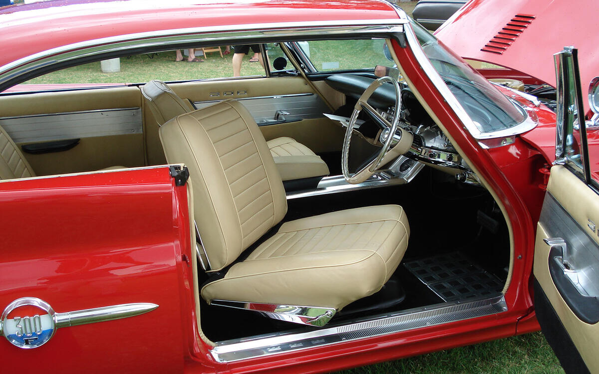 Swivel seats Swivel seats