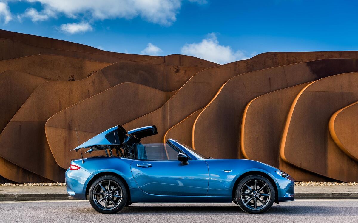 Mazda MX-5 RF (2017) Mazda MX-5 RF (2017)