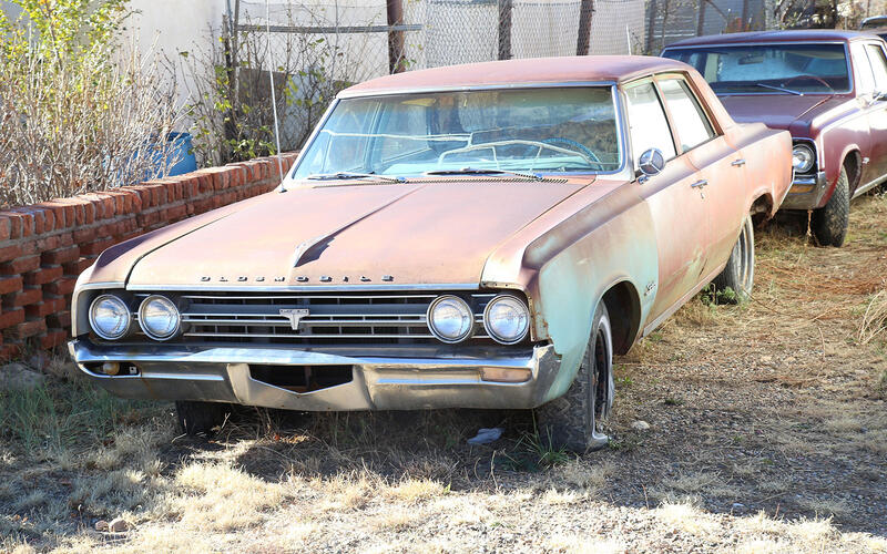 OLDSMOBILE F85 - 1964