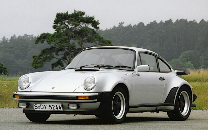 Porsche 911: engine in the wrong place Porsche 911: engine in the wrong place