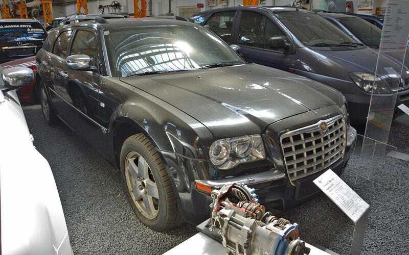 Chrysler 300 Touring (2005) Chrysler 300 Touring (2005)