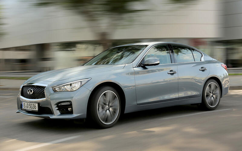 Infiniti Q50 hybrid (2013) - £18,000