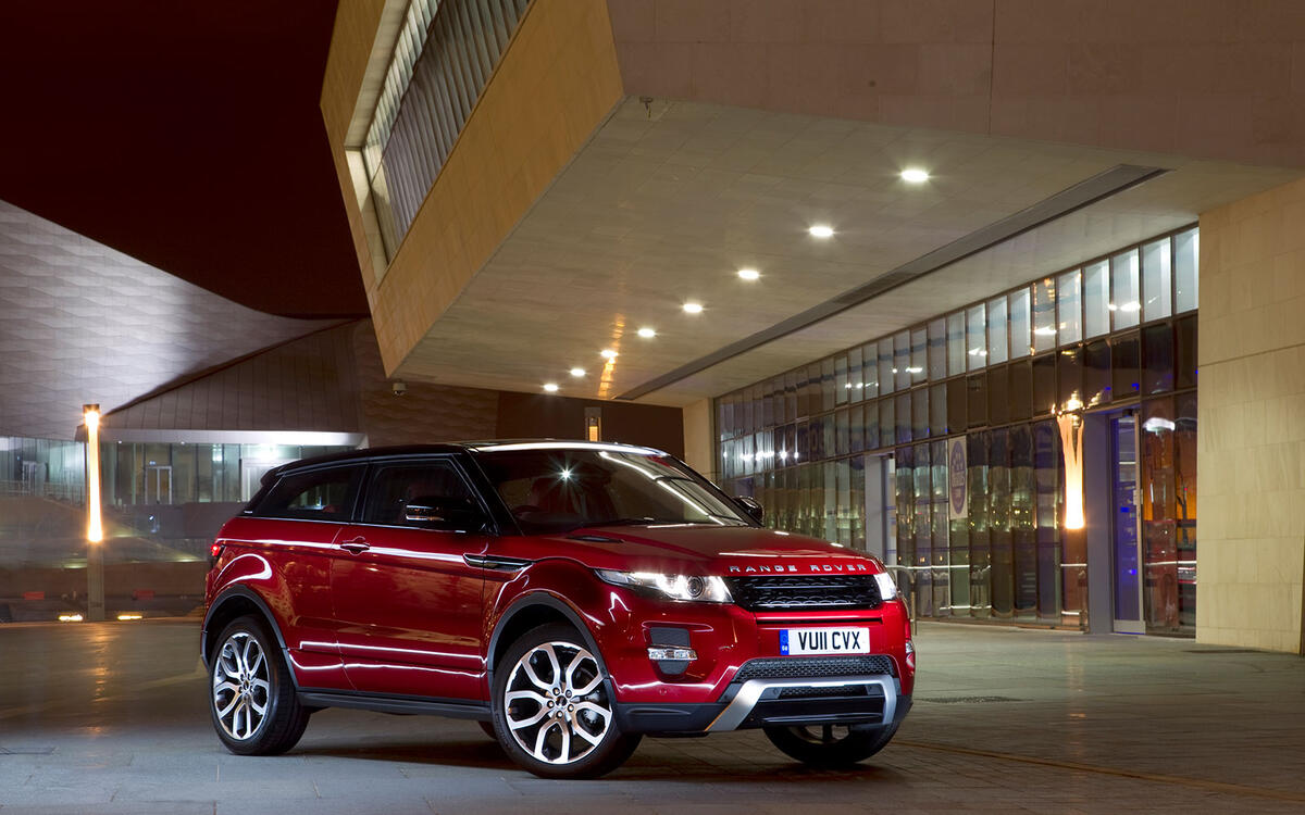 82 2011 Range Rover Evoque 