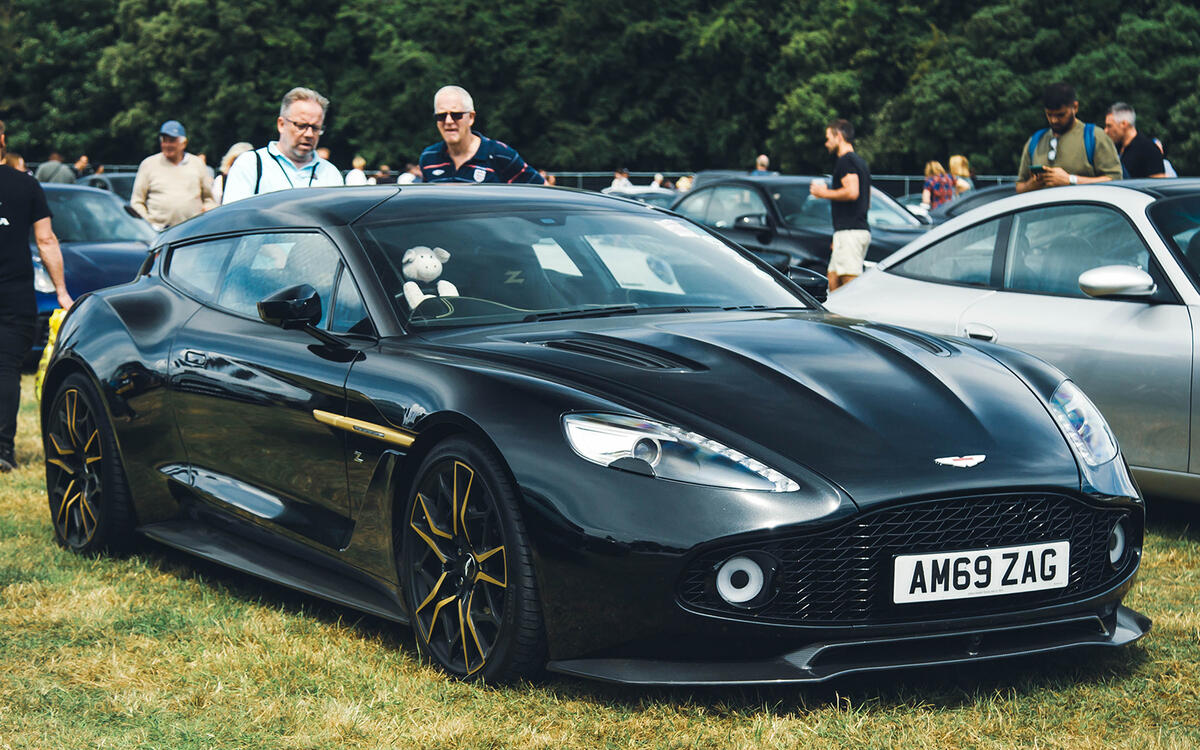 Aston Martin Vanquish Zagato Aston Martin Vanquish Zagato
