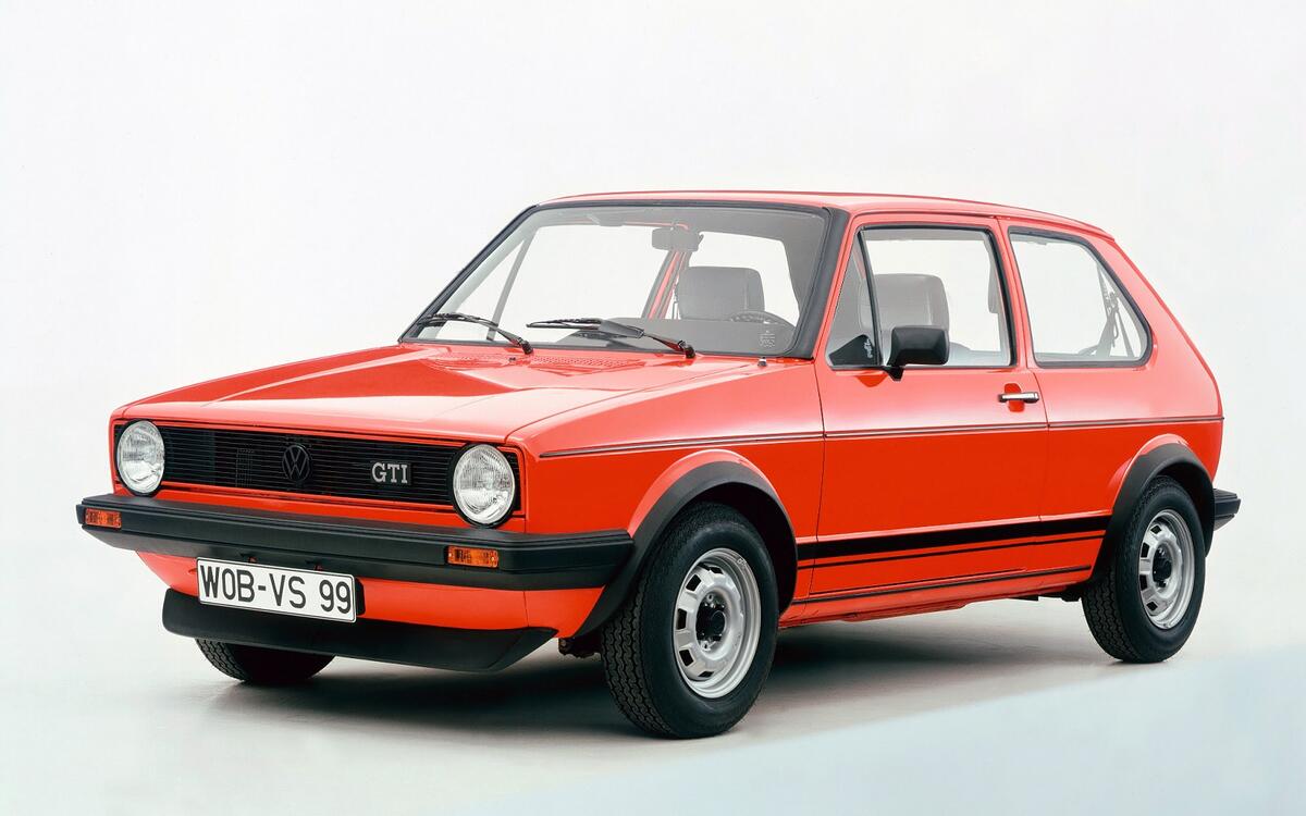 Volkswagen Golf GTI (1975) Volkswagen Golf GTI (1975)