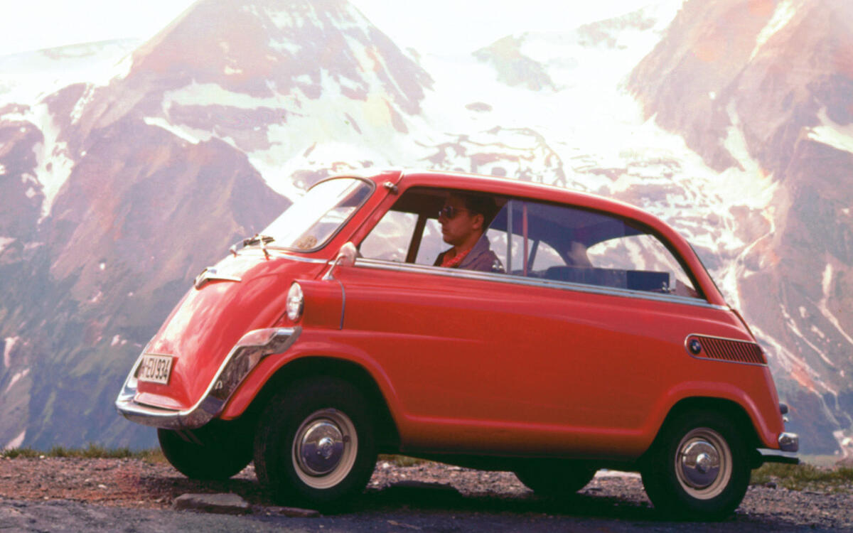 1957: 600