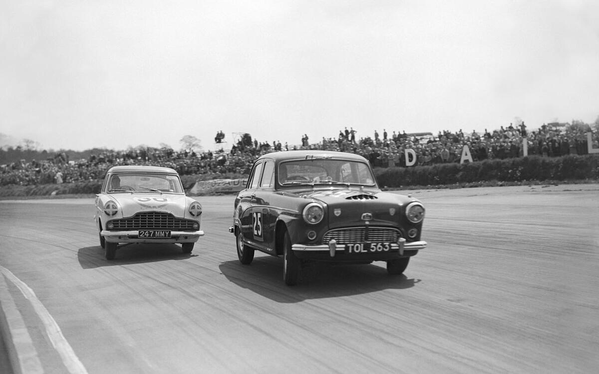1958: Jack Sears claims the first championship