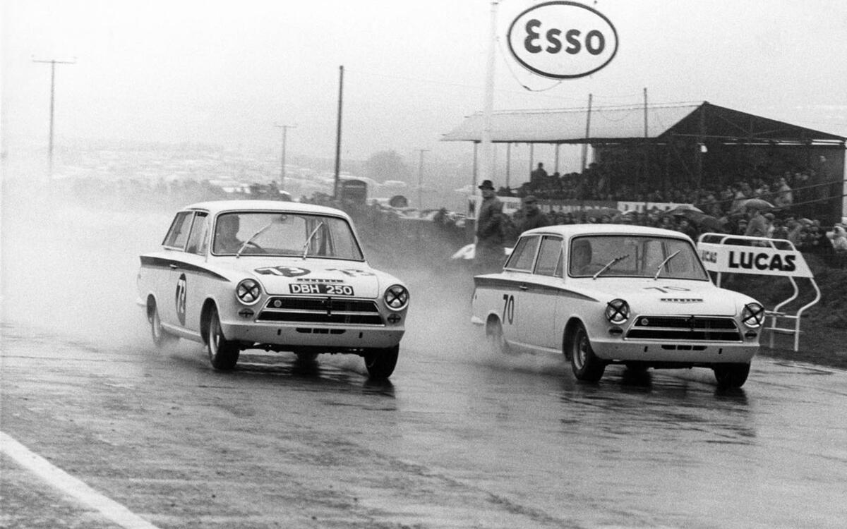 1964: Grand prix legend Clark wins the title 1964: Grand prix legend Clark wins the title