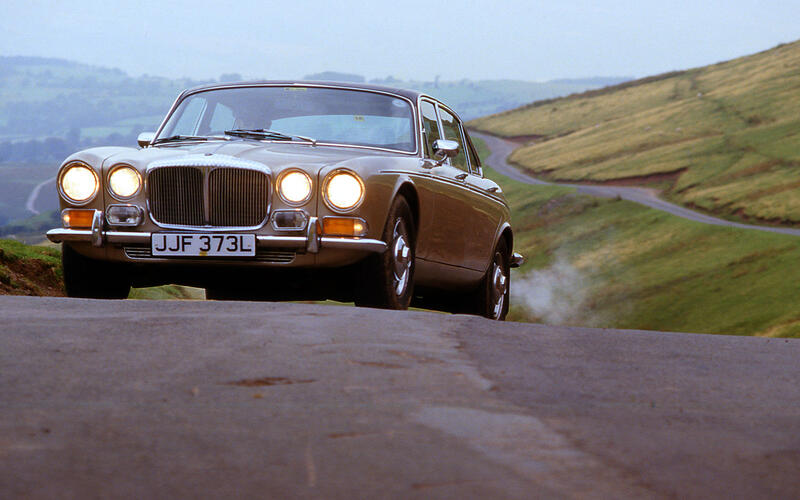 Daimler Double Six (1973)