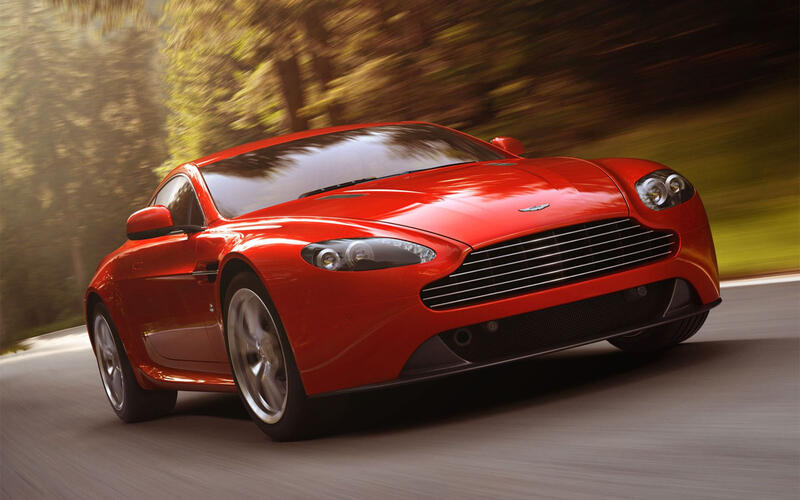 ASTON MARTIN VANTAGE 