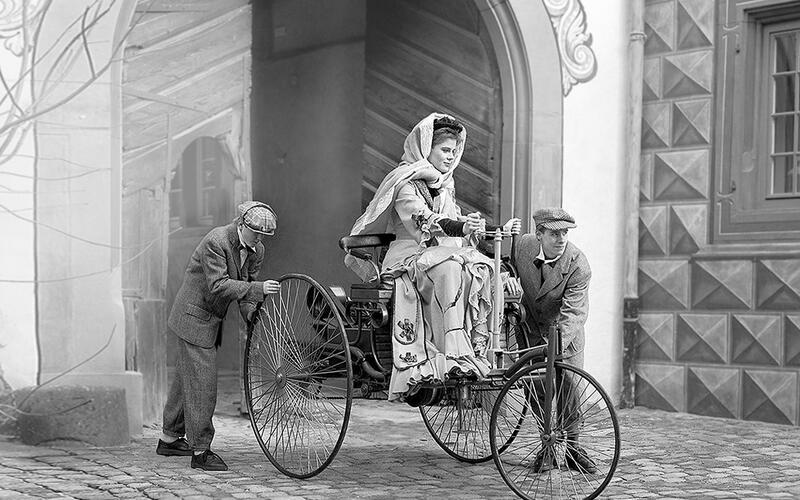 FIRST CAR: Benz Patent-Motorwagen (1886)