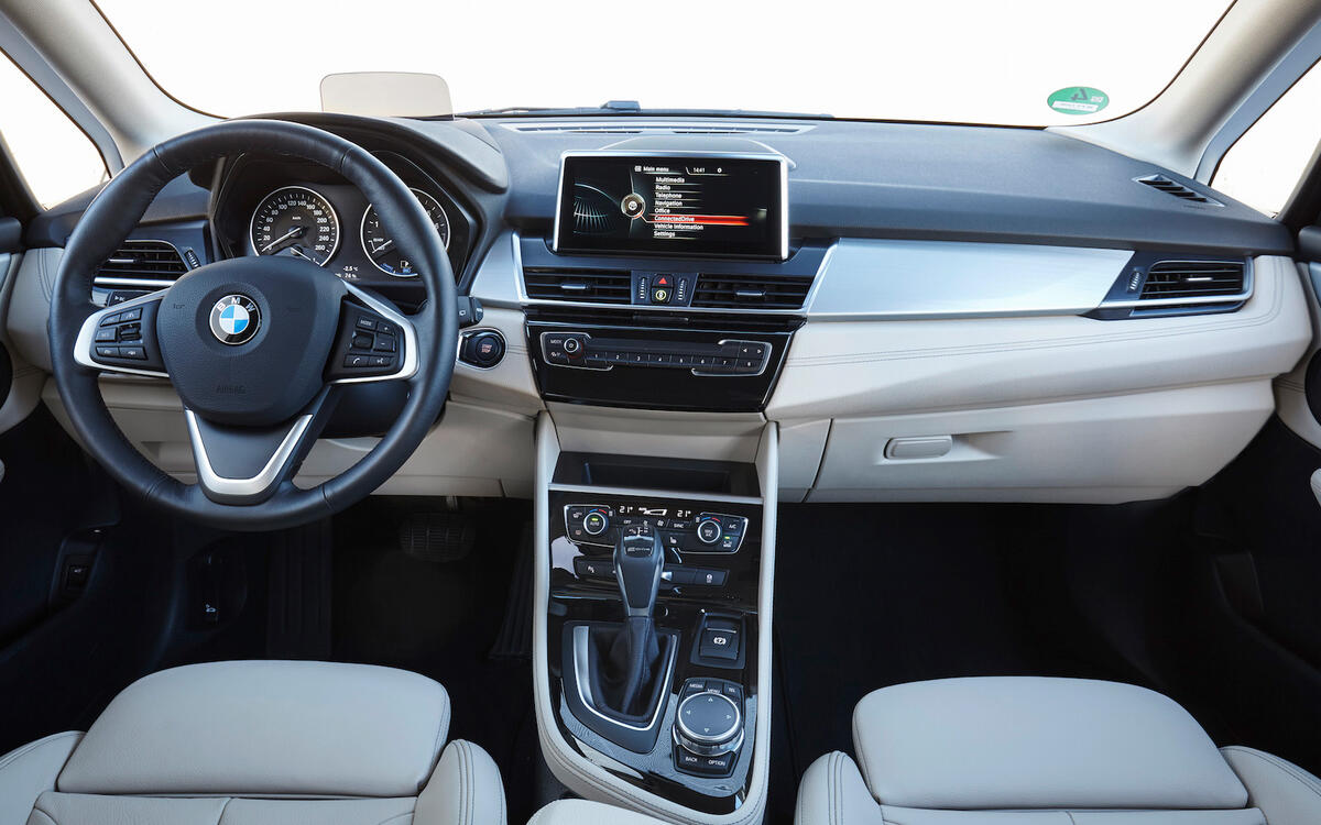 BMW 225xe Active Tourer - interior BMW 225xe Active Tourer - interior