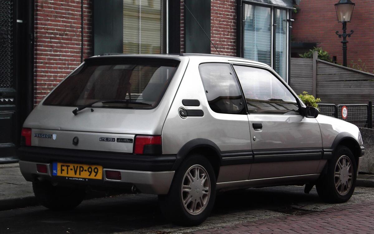 Peugeot 205 Gentry (from £5000) Peugeot 205 Gentry (from £5000)