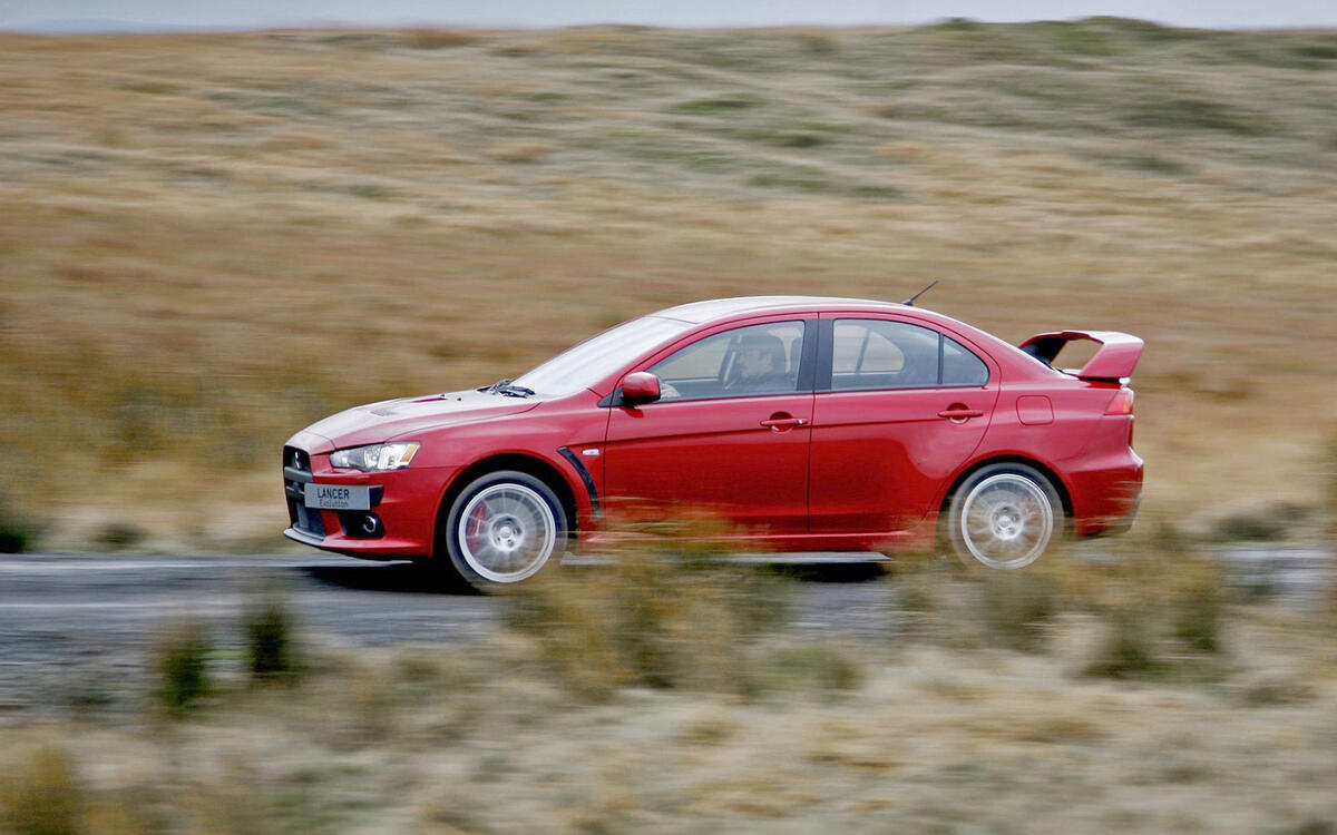 Mitsubishi Evo X FQ-300