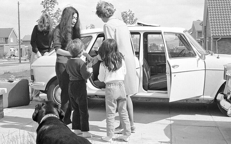 John Lennon – Austin Maxi