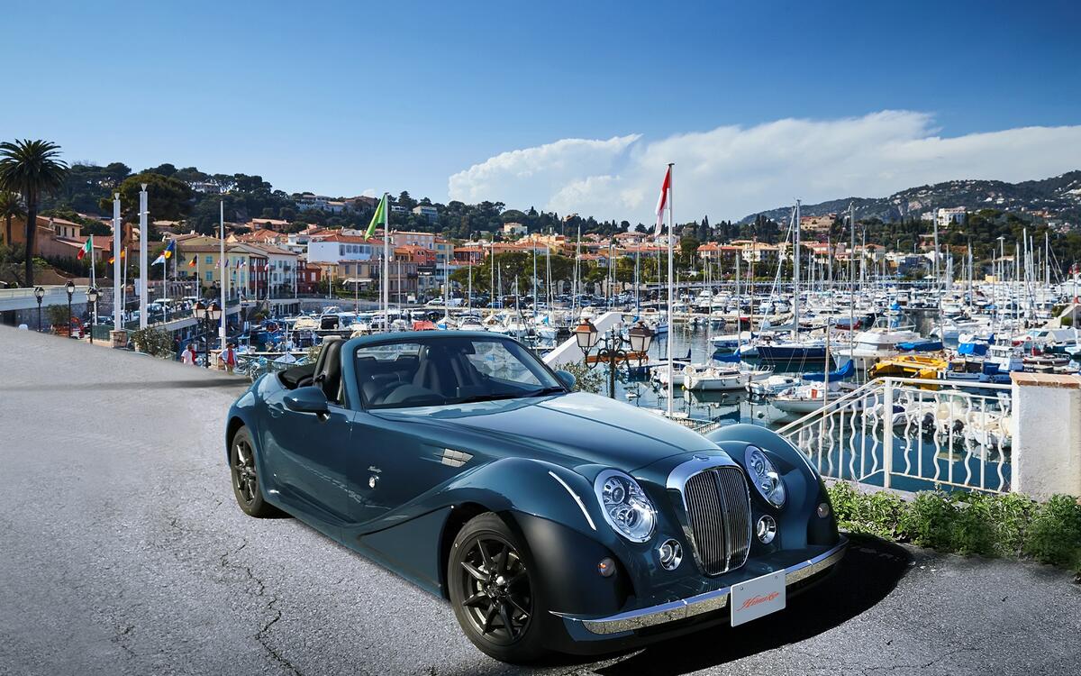 Mitsuoka Himiko (2018) Mitsuoka Himiko (2018)