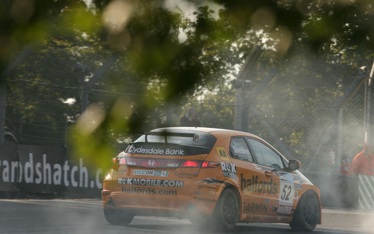 2012: Shedden scores his first title 2012: Shedden scores his first title