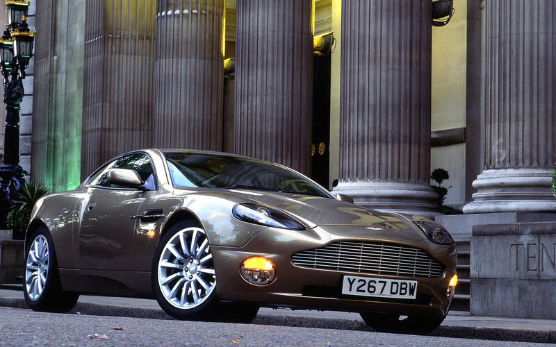 30: 2001 Aston Martin Vanquish