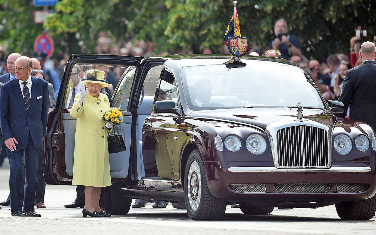 Bentley State Limousine Bentley State Limousine