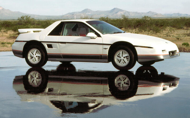 Pontiac Fiero (1983) Pontiac Fiero (1983)