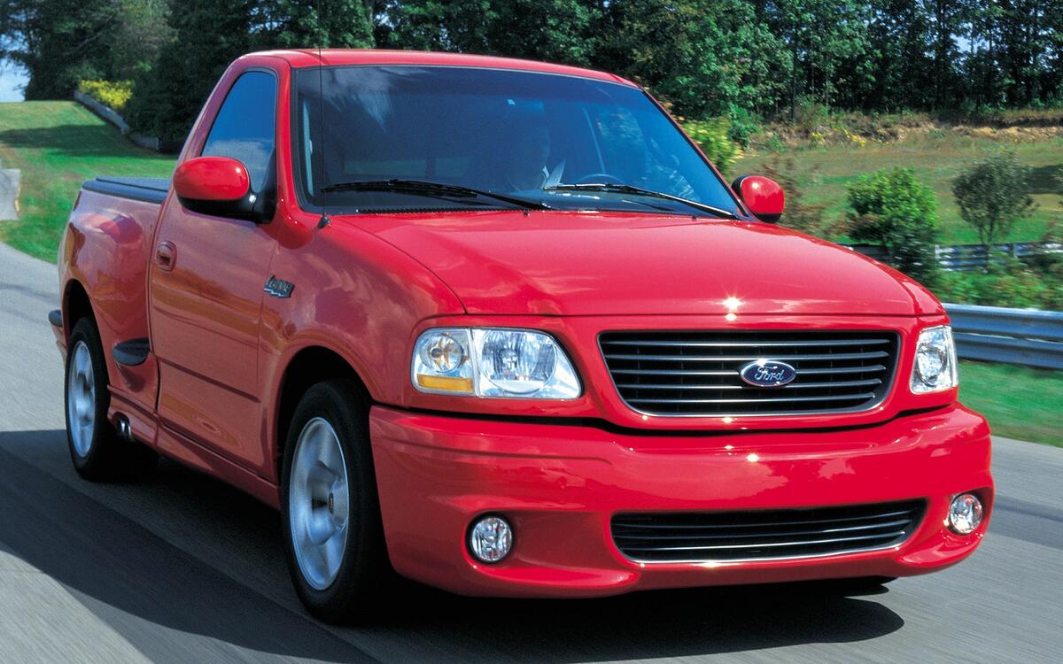 The second-generation Lightning (1998) The second-generation Lightning (1998)