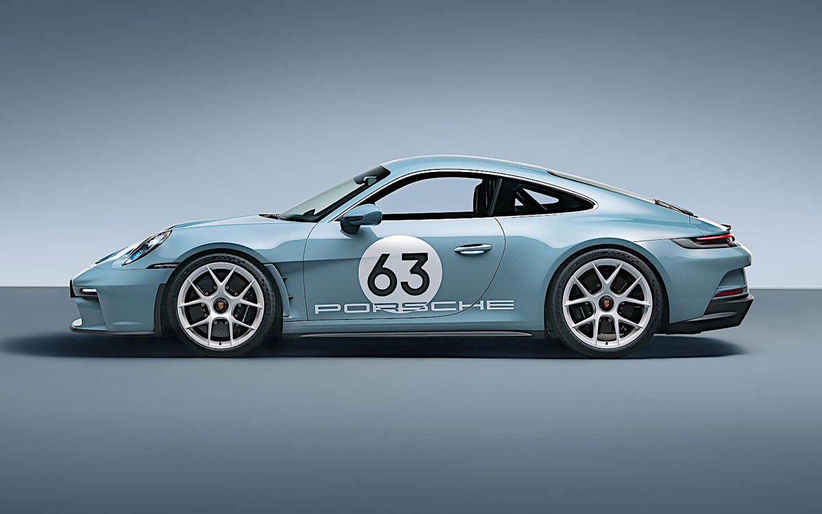 Porsche 911 S/T (2023)