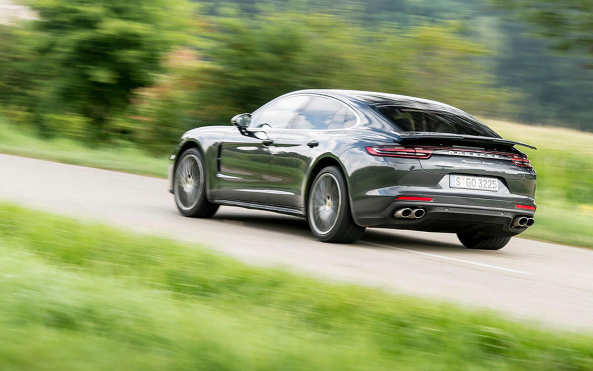 Porsche Panamera Turbo (2017) Porsche Panamera Turbo (2017)