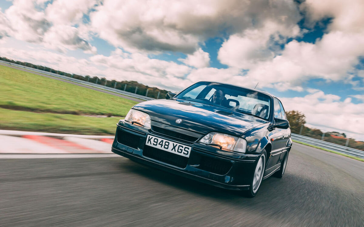 78 1990 Vauxhall Lotus Carlton