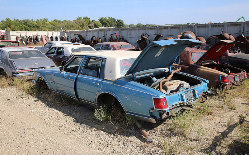 CADILLAC SEVILLE - 1976