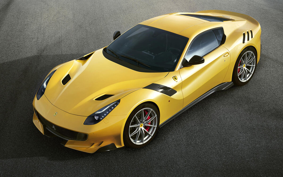 Ferrari F12 TdF (2016) Ferrari F12 TdF (2016)