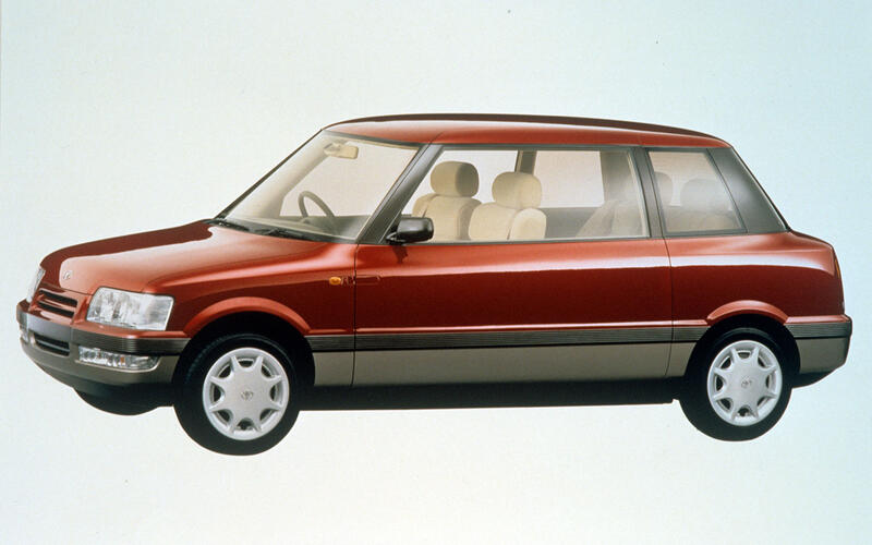 Toyota Raum (1993) Toyota Raum (1993)