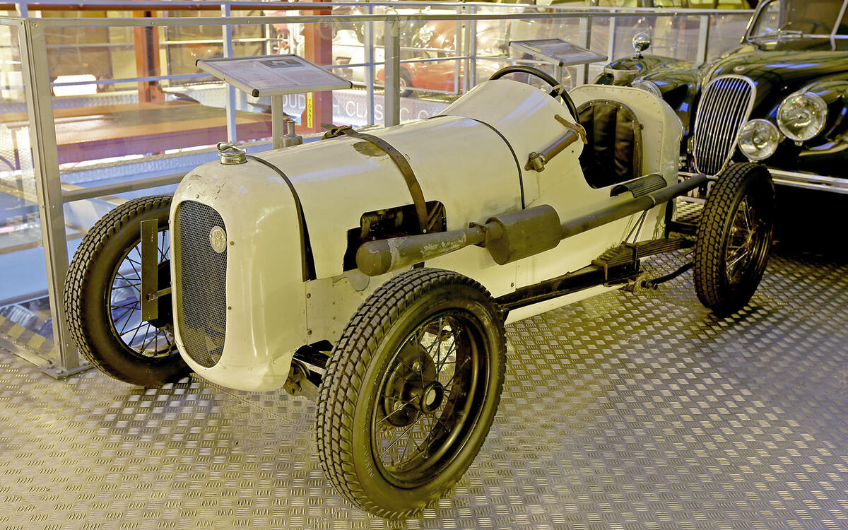 Austin Seven White Rabbit Austin Seven White Rabbit