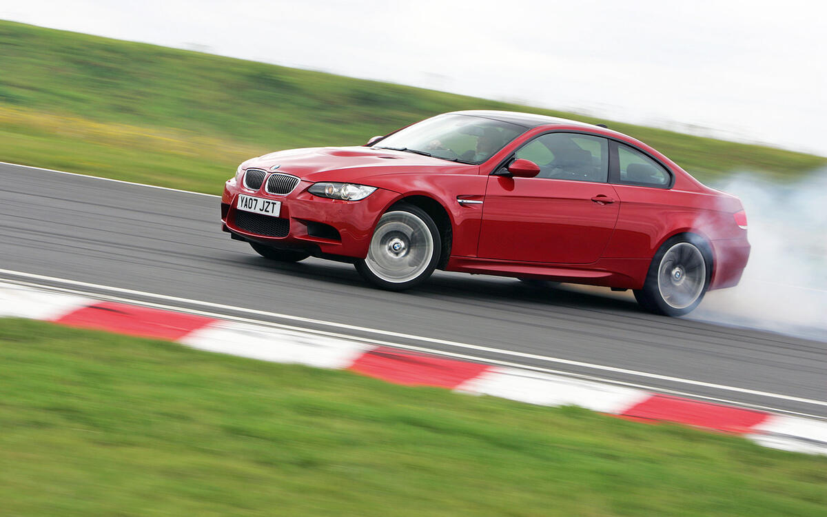 BMW M3 (E92) BMW M3 (E92)