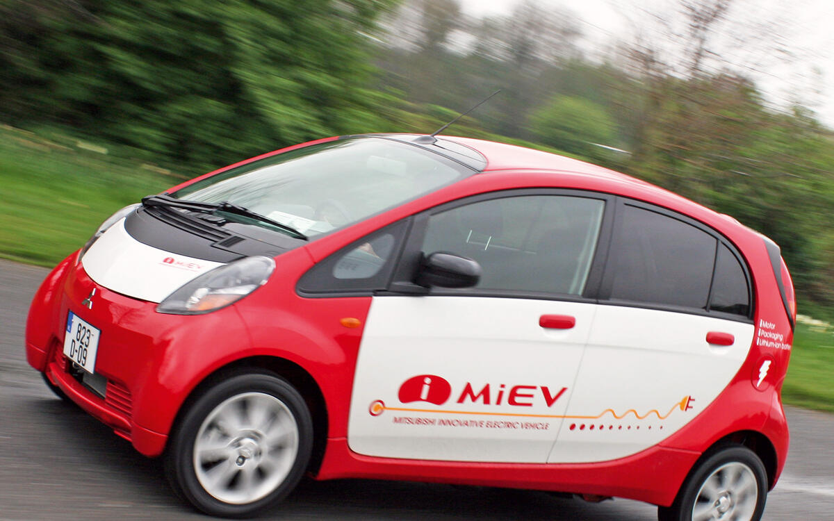 22: Mitsubishi I-MIEV 22: Mitsubishi I-MIEV