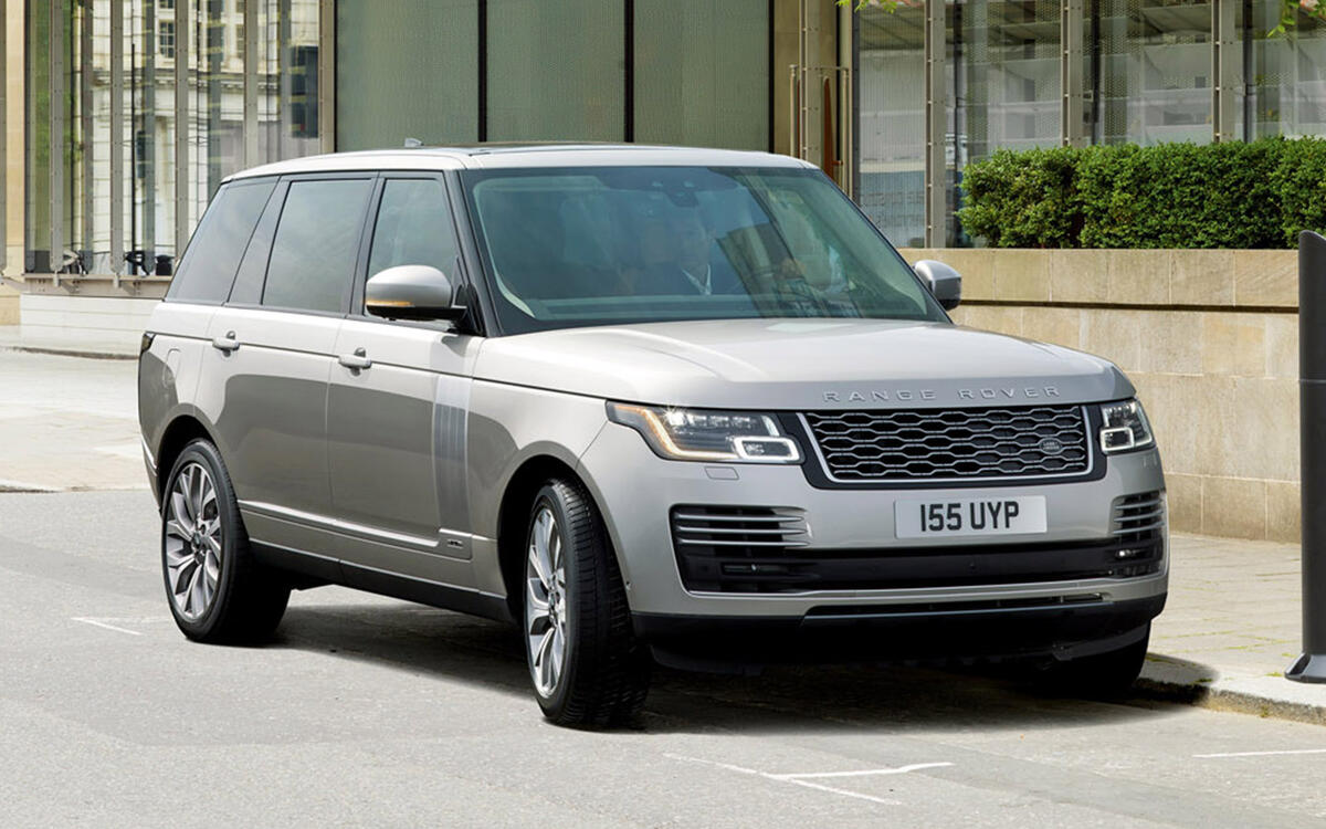 2017 - Entering a new era of electrification Range Rover plug-in hybrid 2017 - static front