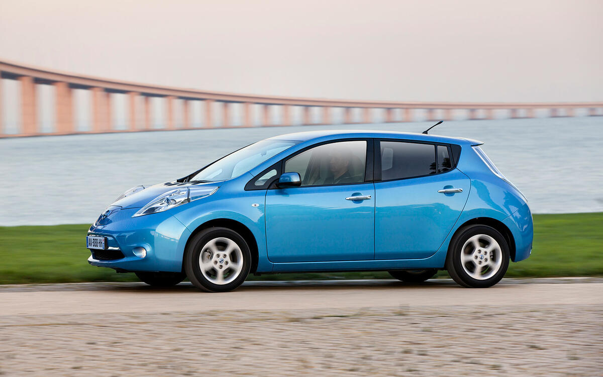 Nissan Leaf (2010) Nissan Leaf (2010)