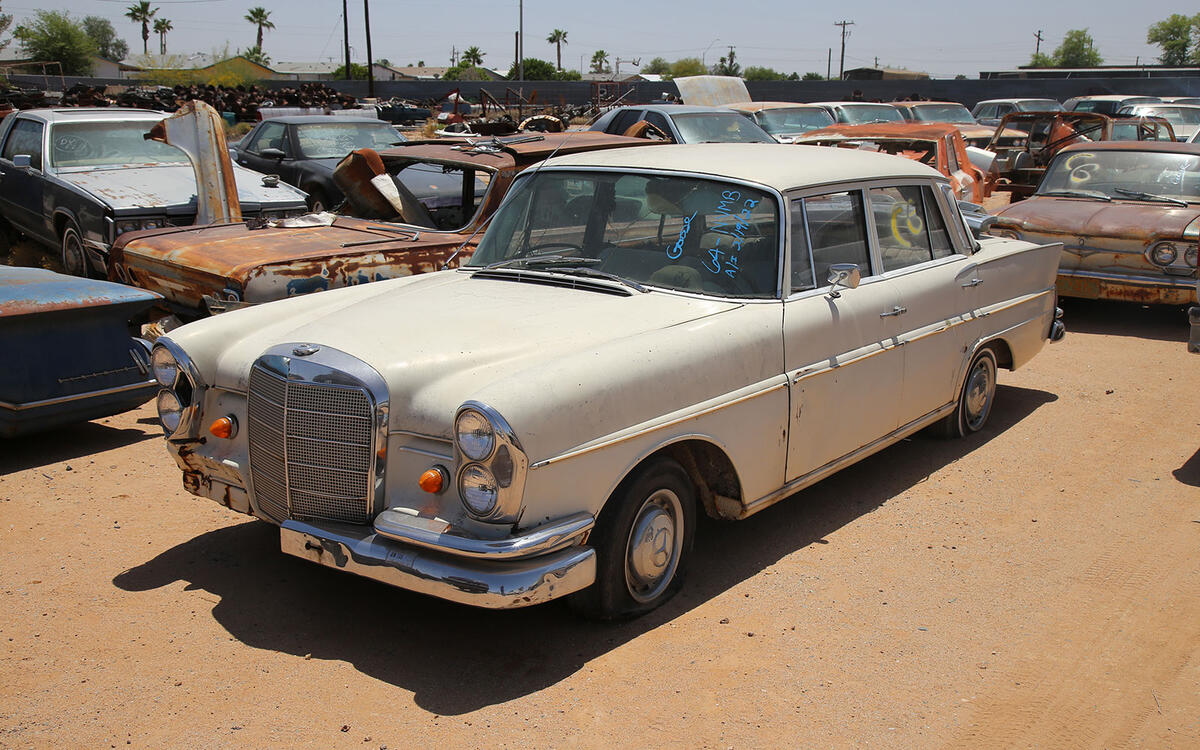 MERCEDES 220S - 1964 MERCEDES 220S - 1964