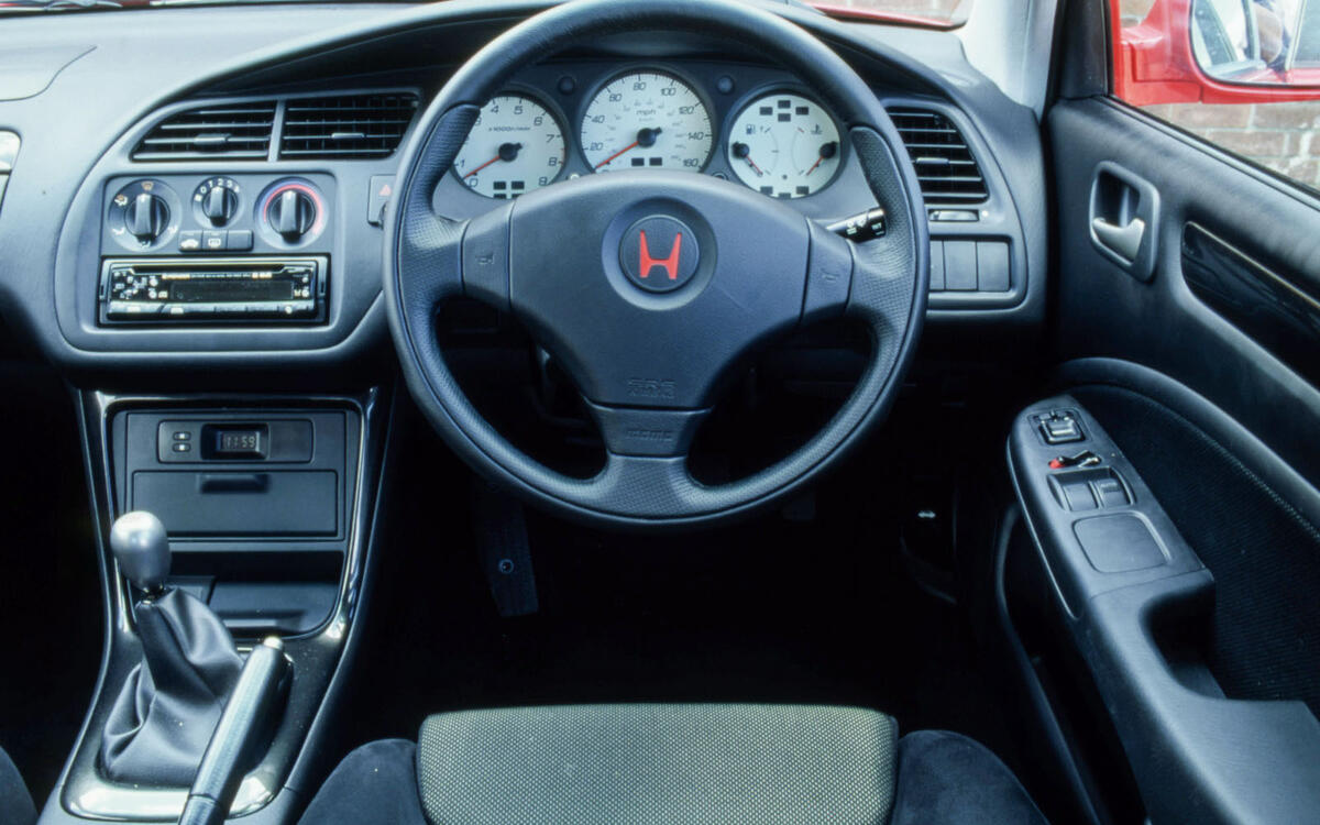 Honda Accord Type R (1998-2002) - interior