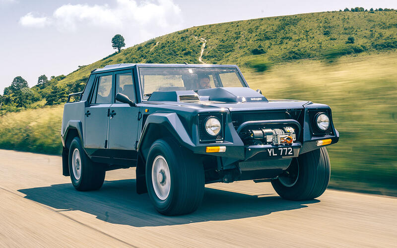 Lamborghini: LM002 Lamborghini: LM002