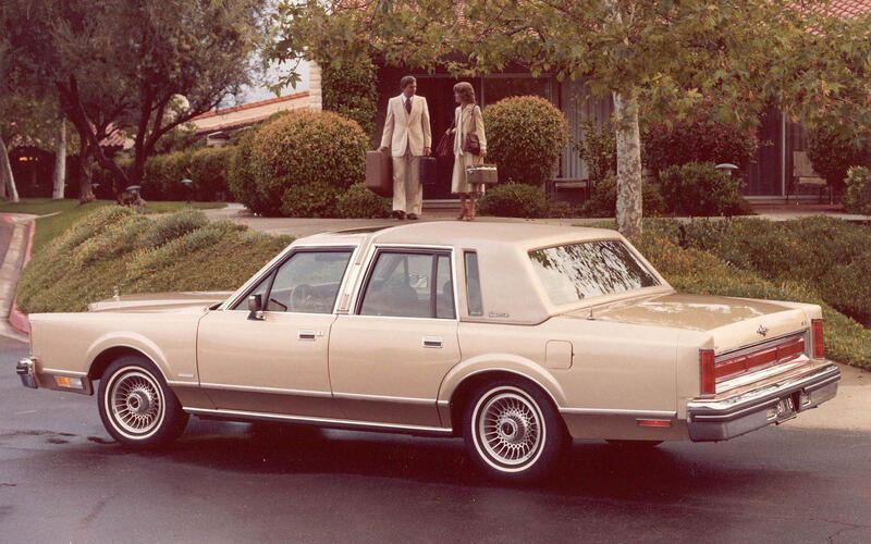 Lincoln – Town Car, 1981-2011: 2.45 million