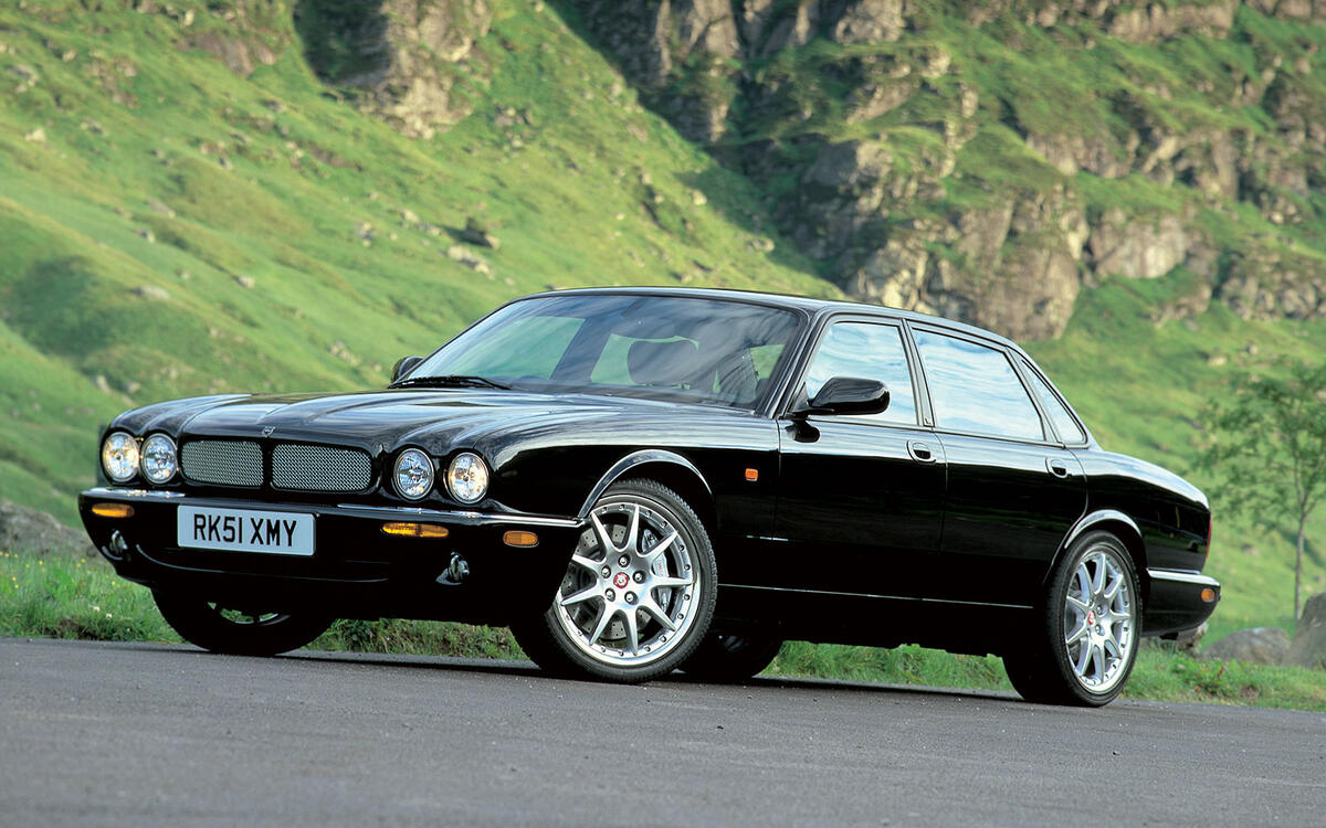 Jaguar XJR R Performance (1999)